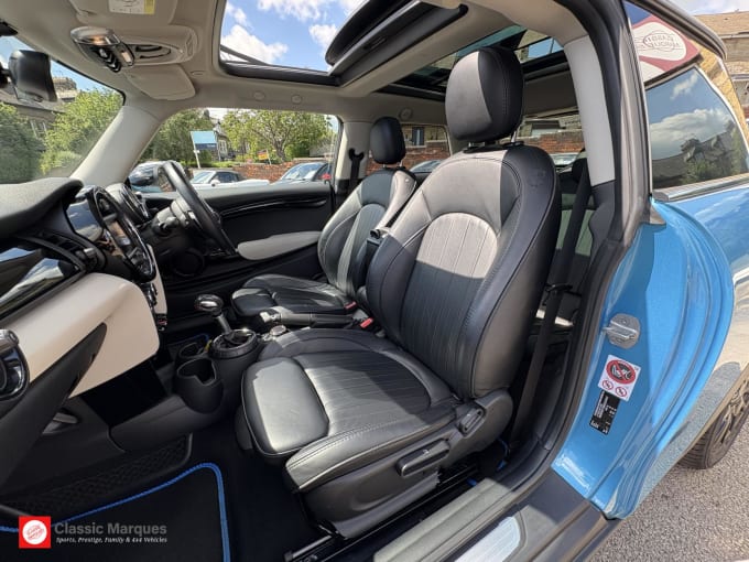 2017 Mini Hatch