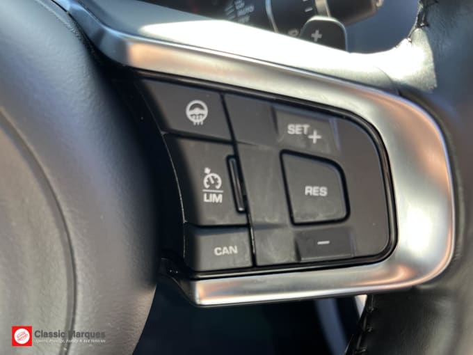 2018 Jaguar Xe