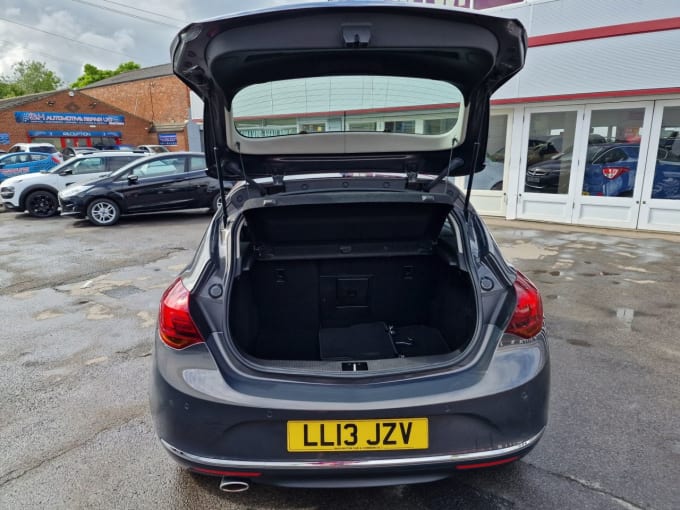 2025 Vauxhall Astra