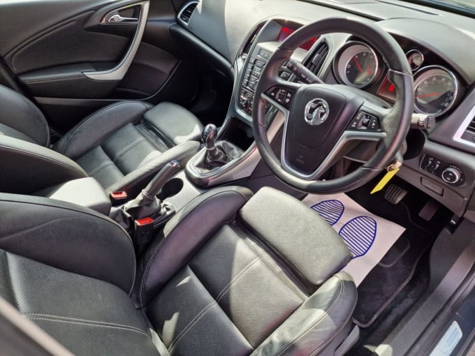 2025 Vauxhall Astra