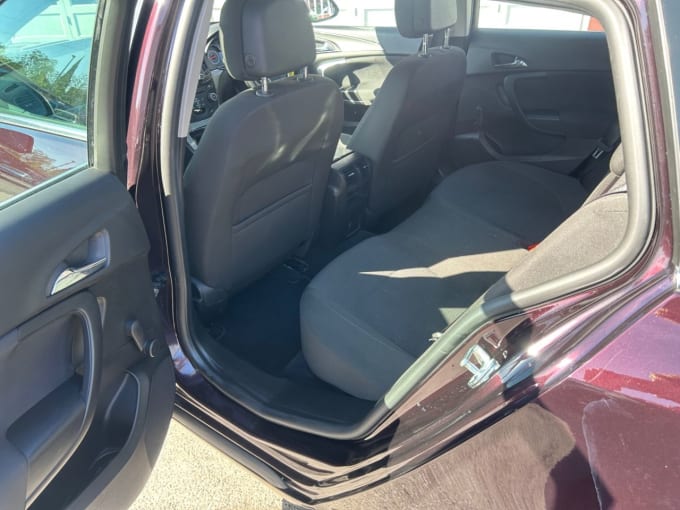 2025 Vauxhall Insignia