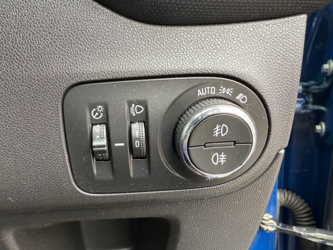 2025 Vauxhall Crossland X