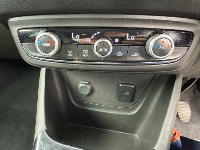 2025 Vauxhall Crossland X
