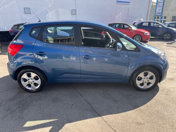 2025 Kia Venga