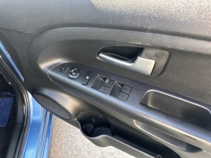 2025 Kia Venga