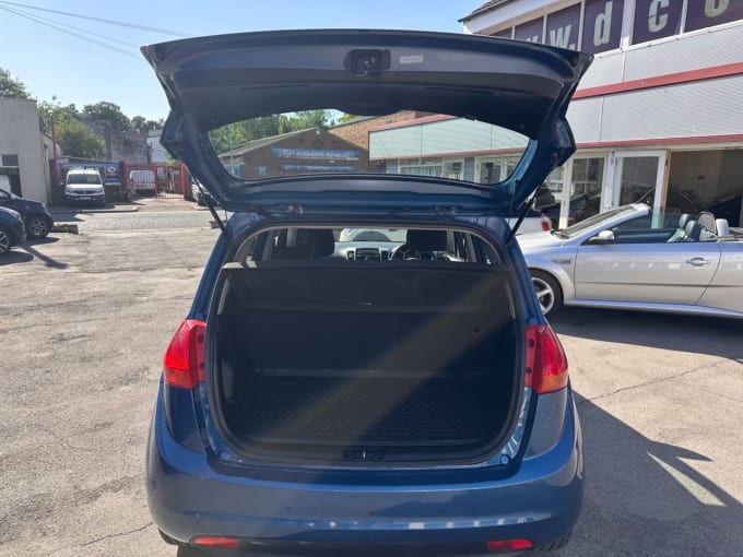 2025 Kia Venga