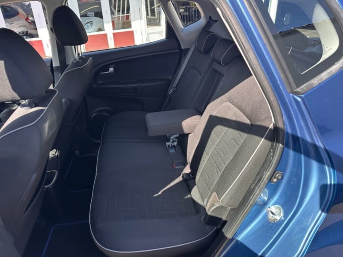 2025 Kia Venga