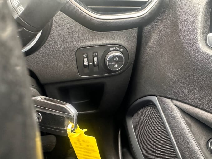 2025 Vauxhall Crossland X