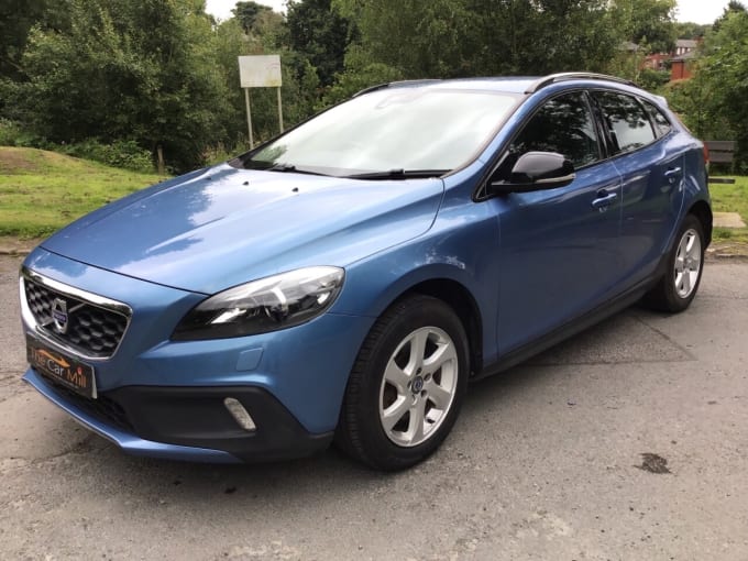 2024 Volvo V40