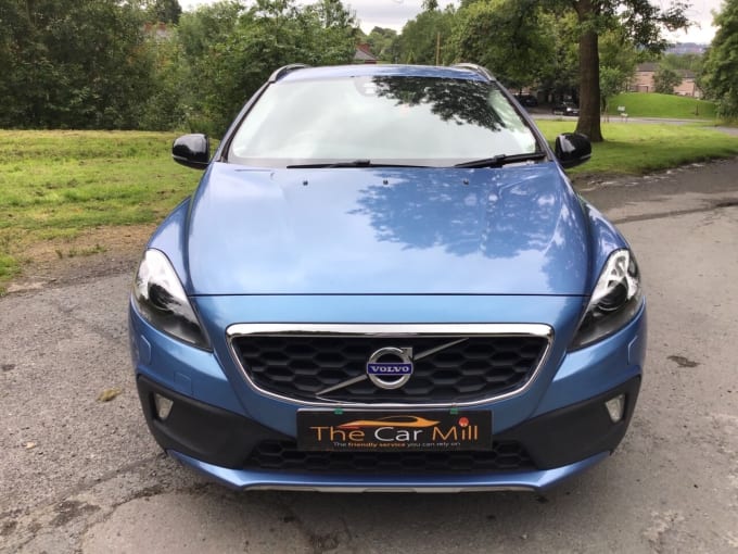 2024 Volvo V40