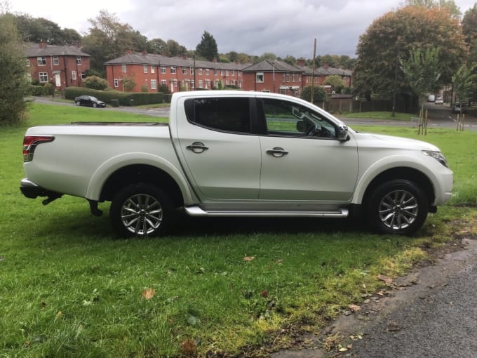 2025 Mitsubishi L200