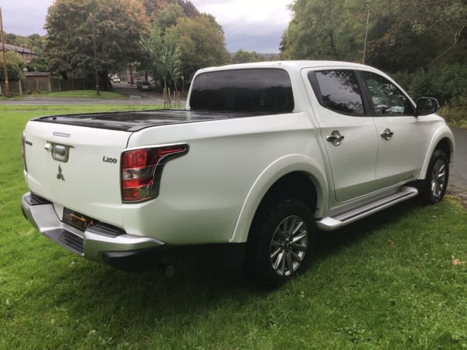 2025 Mitsubishi L200