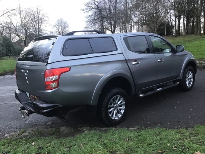 2025 Mitsubishi L200