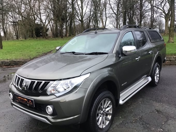 2025 Mitsubishi L200