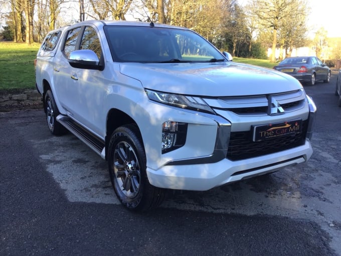 2025 Mitsubishi L200