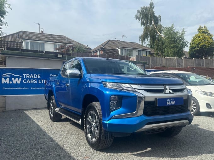 2025 Mitsubishi L200