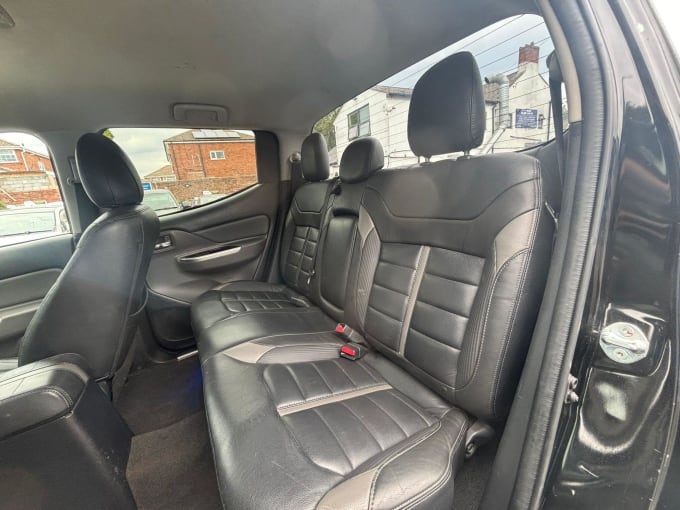 2025 Mitsubishi L200