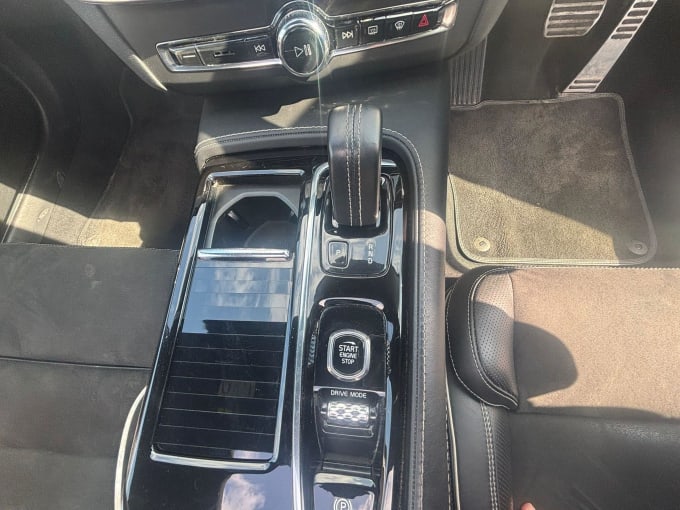 2025 Volvo V90