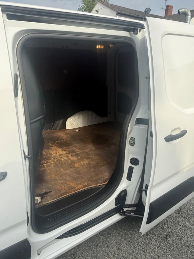 2025 Vauxhall Combo