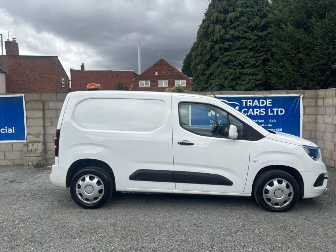 2025 Vauxhall Combo