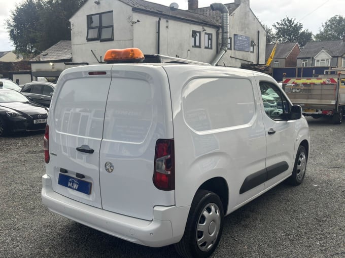2025 Vauxhall Combo
