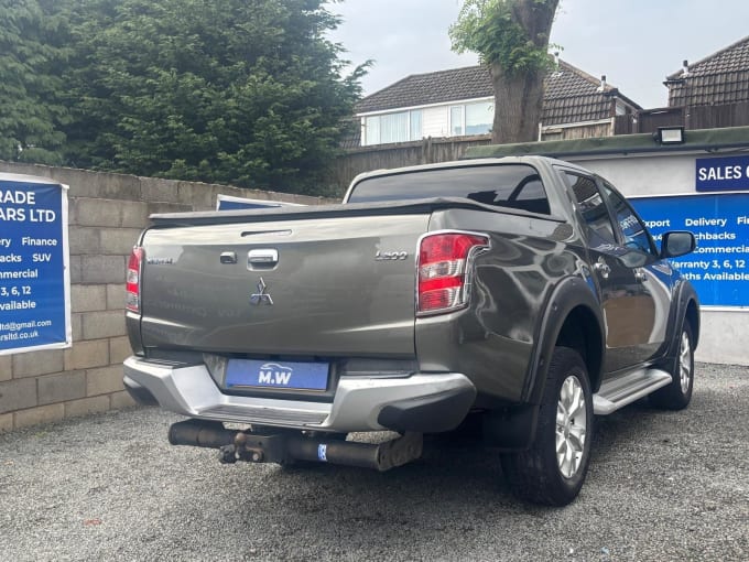 2025 Mitsubishi L200