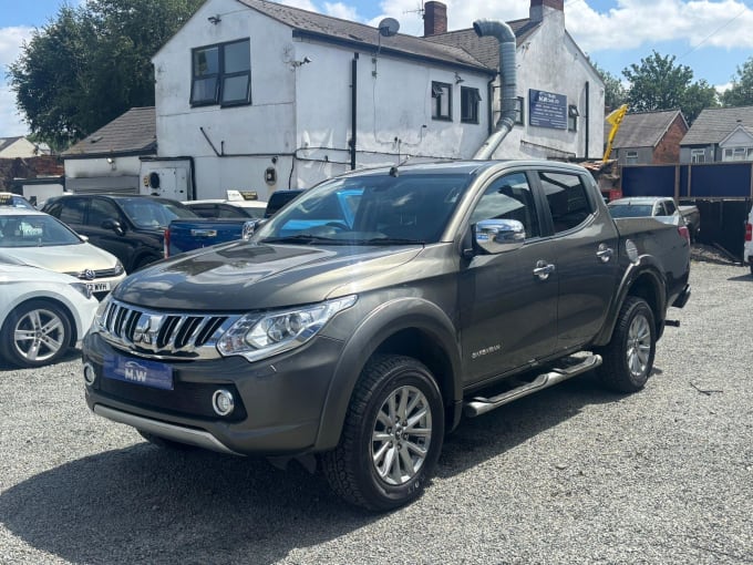 2025 Mitsubishi L200