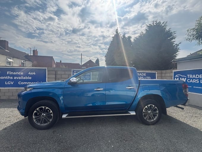 2025 Mitsubishi L200