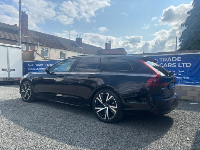 2025 Volvo V90