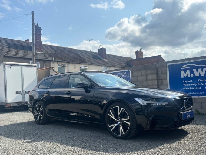 2025 Volvo V90