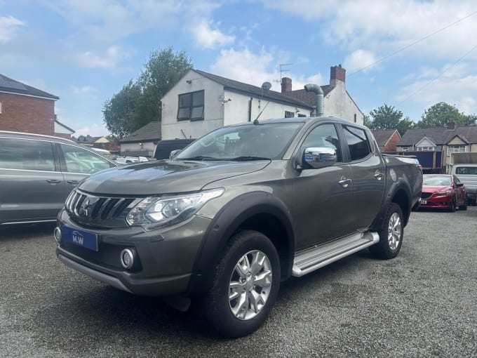 2025 Mitsubishi L200