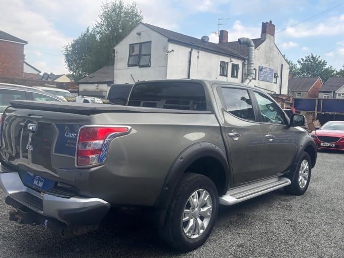 2025 Mitsubishi L200