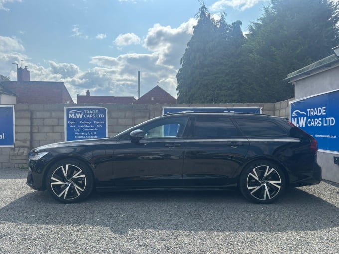 2025 Volvo V90
