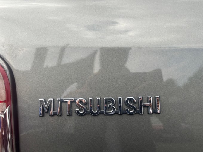 2025 Mitsubishi L200