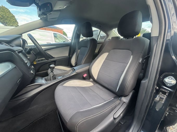 2025 Toyota Avensis