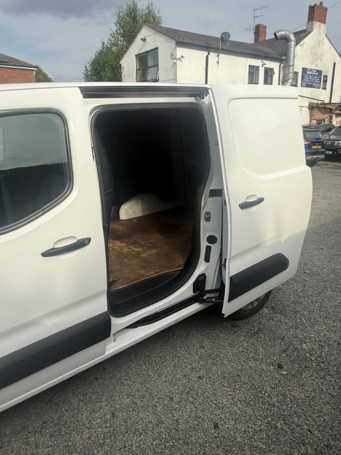 2025 Vauxhall Combo