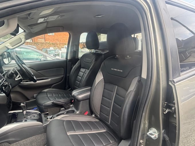 2025 Mitsubishi L200
