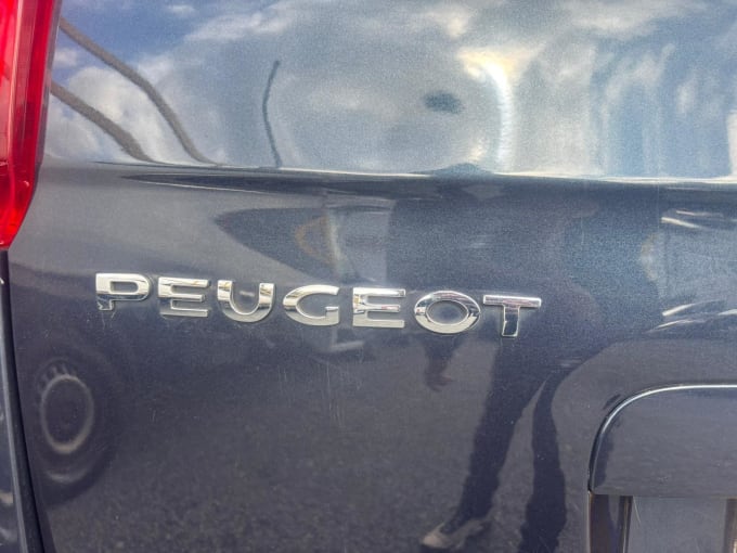 2025 Peugeot 5008