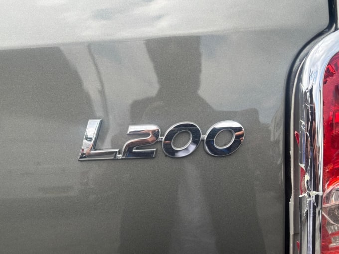 2025 Mitsubishi L200