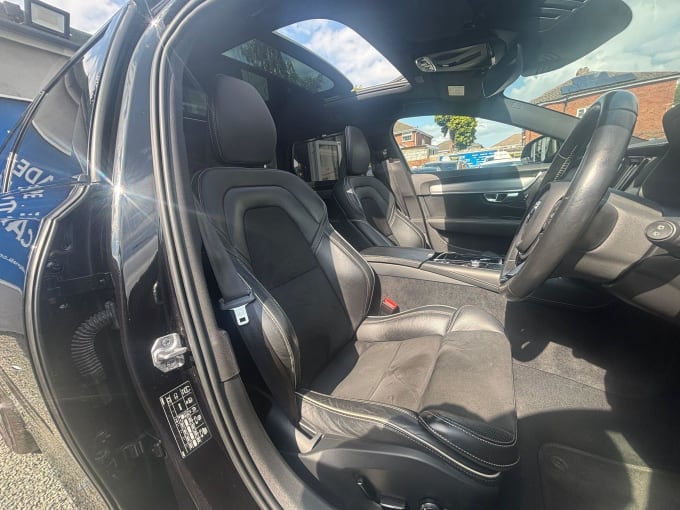 2025 Volvo V90