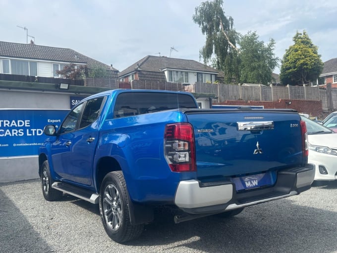 2025 Mitsubishi L200