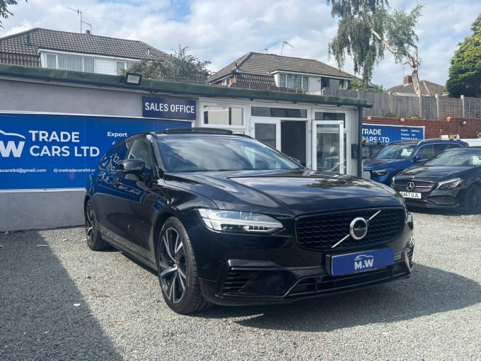 2025 Volvo V90