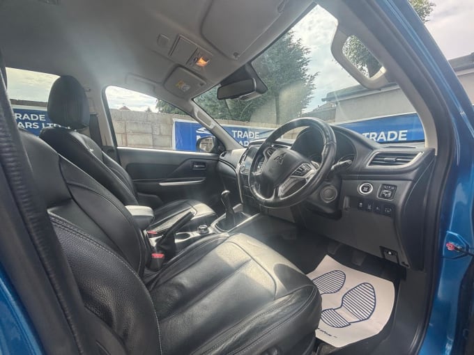 2025 Mitsubishi L200