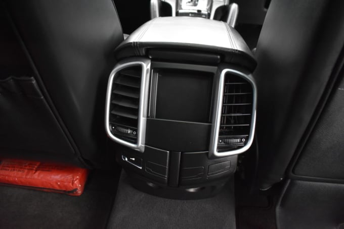 2025 Porsche Cayenne