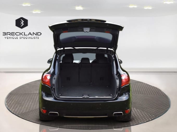 2025 Porsche Cayenne