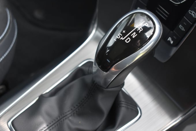2025 Volvo V40