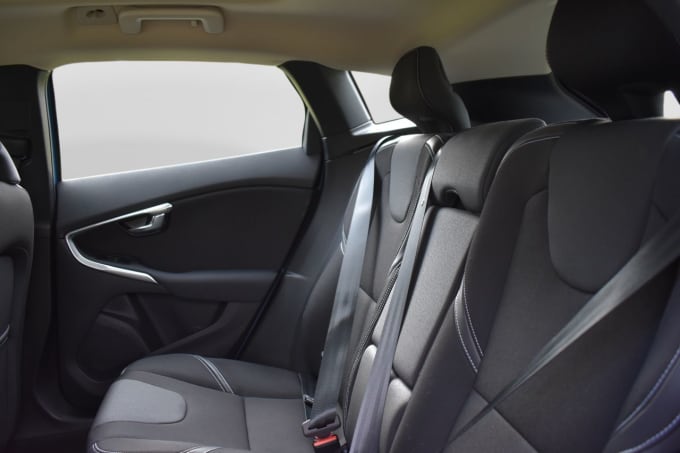 2025 Volvo V40