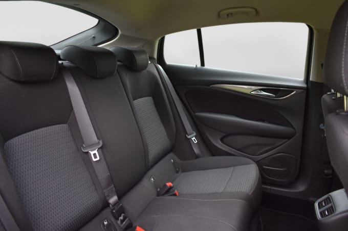 2025 Vauxhall Insignia