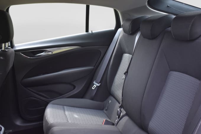 2025 Vauxhall Insignia
