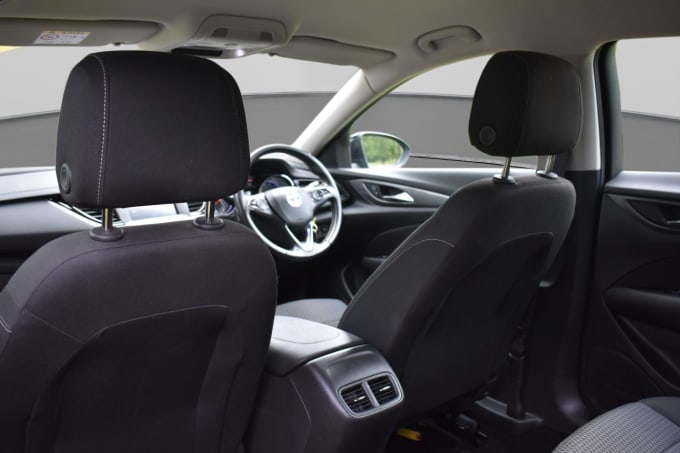 2025 Vauxhall Insignia